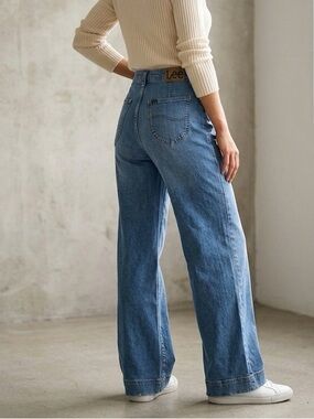 Vintage 90s Lee High Rise Wide Leg Jeans Size 30 Medium Wash